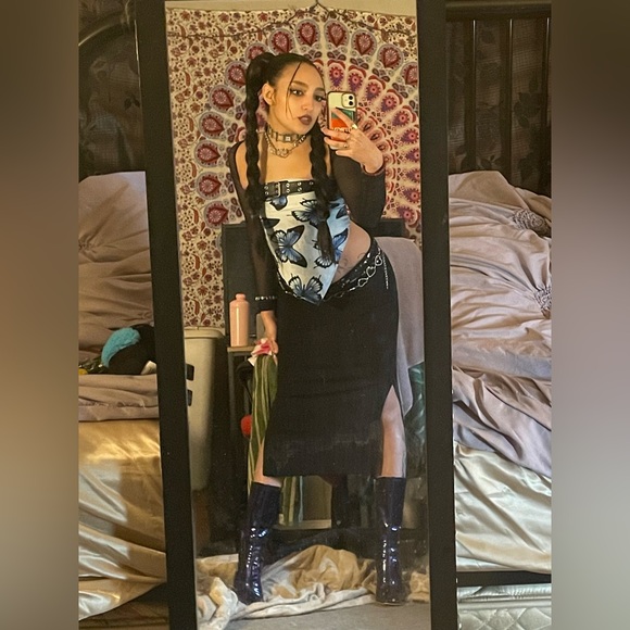 Meet your Posher, Mariel - Picture 2 of 6